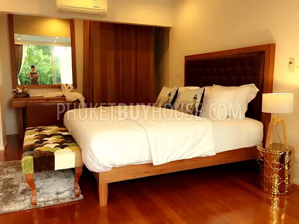 CHA2317: Luxury 3 bedroom Villa with private swimming pool and elegant sunbathing area in Chalong. Photo #8