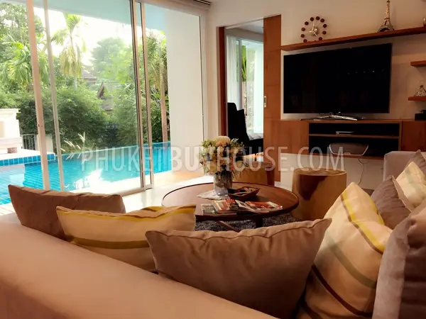 CHA2317: Luxury 3 bedroom Villa with private swimming pool and elegant sunbathing area in Chalong. Photo #22