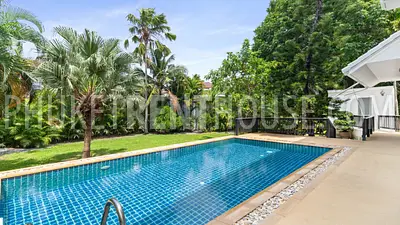 RAW22968: Spacious 6-Bedroom Family Residence. Fotoğraf #43