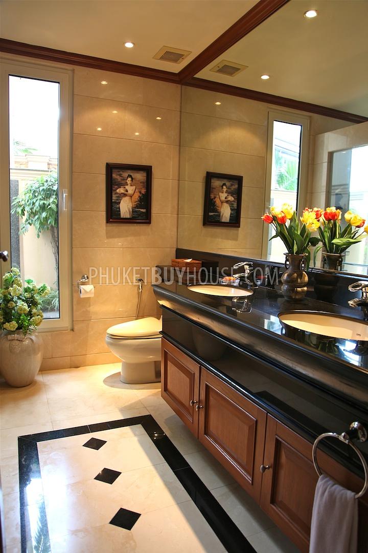 PAT2363: Luxury 2-storey Villa For Sale in Patong. Photo #8