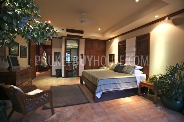 PAT2363: Luxury 2-storey Villa For Sale in Patong. Photo #10