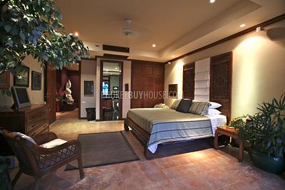 PAT2363: Luxury 2-storey Villa For Sale in Patong. Photo #10
