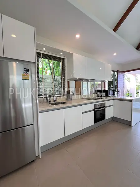 RAW22975: Modern 4-Bedroom Pool Villa with Tropical Courtyard in Rawai, Phuket. Photo #3