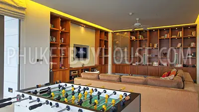 KAM71: Amazing 4 Bedrooms Beachfront Villa in Kamala. Photo #4