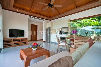 KAM12741: 3 Bedroom Luxury Villa with Swimming Pool in Kamala. Photo #15