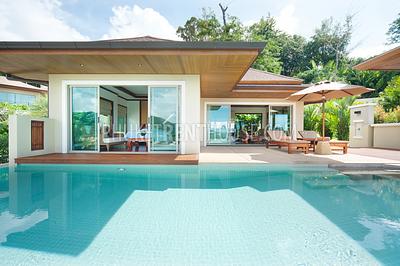 KAM12741: 3 Bedroom Luxury Villa with Swimming Pool in Kamala. Photo #27