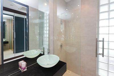 PAT13558: Gorgeous 2 Bedroom Oceanfront Pool Villa near Patong. Photo #10