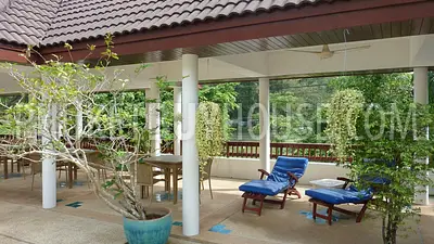 NAI2456: Freehold: Very nice 2 bedr. apartment (top floor), fully furnished, near beautiful Nai Harn Beach. Фото #3