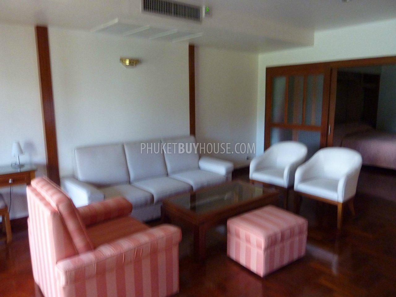 NAI2456: Freehold: Very nice 2 bedr. apartment (top floor), fully furnished, near beautiful Nai Harn Beach. Photo #12