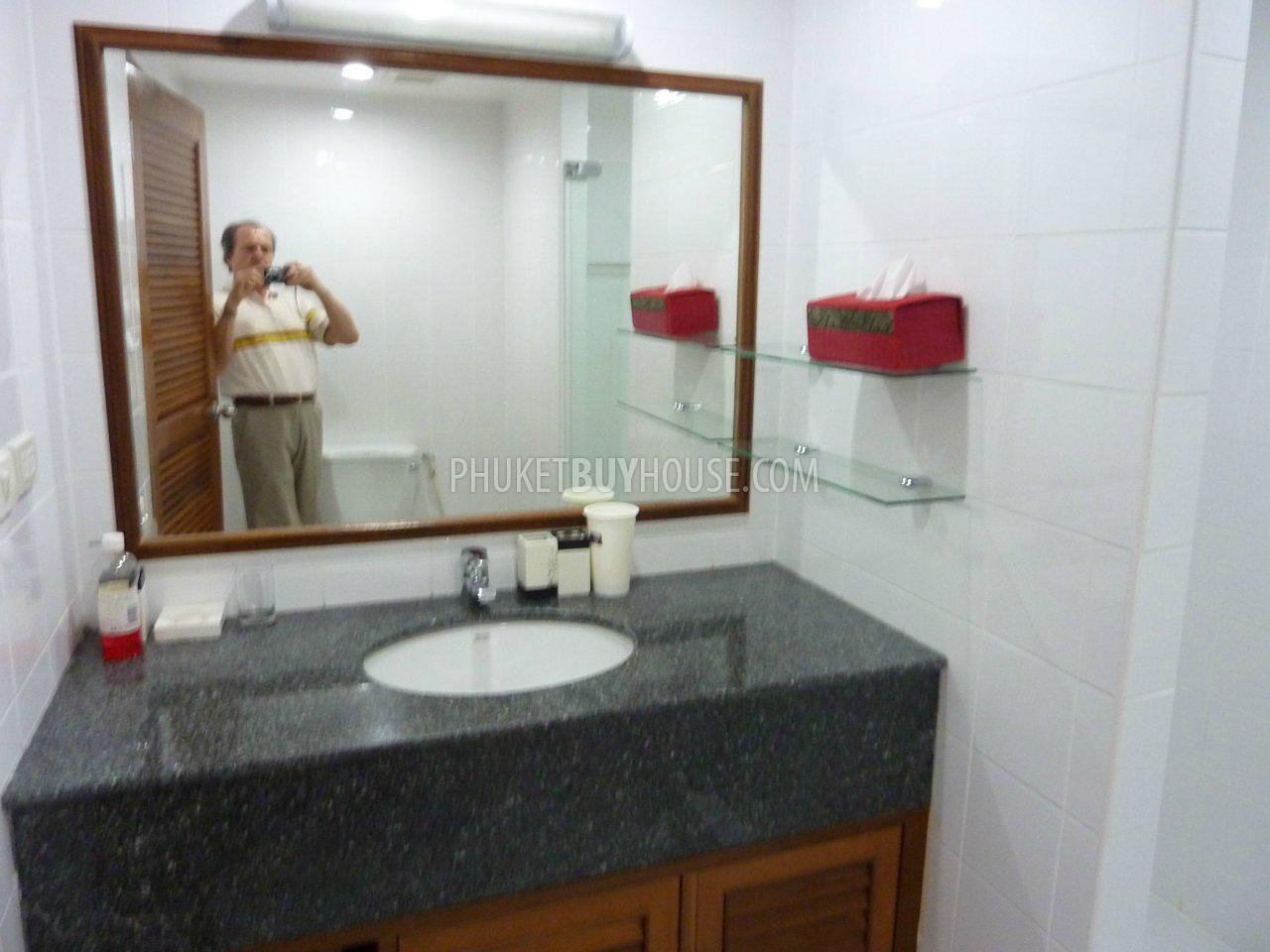 NAI2456: Freehold: Very nice 2 bedr. apartment (top floor), fully furnished, near beautiful Nai Harn Beach. Photo #17