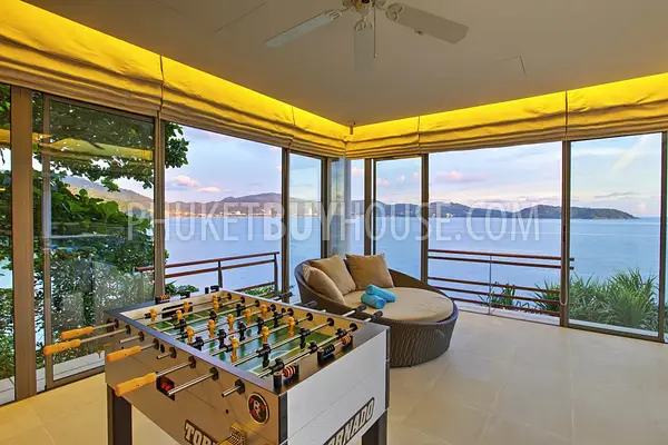 KAM71: Amazing 4 Bedrooms Beachfront Villa in Kamala. Photo #5
