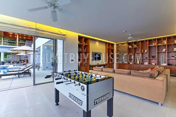 KAM71: Amazing 4 Bedrooms Beachfront Villa in Kamala. Photo #6