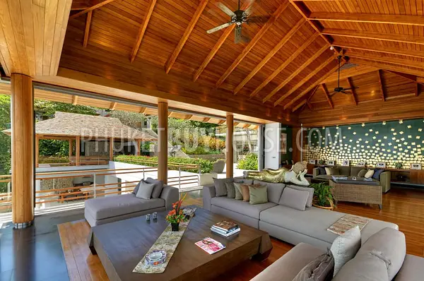 KAM71: Amazing 4 Bedrooms Beachfront Villa in Kamala. Photo #21