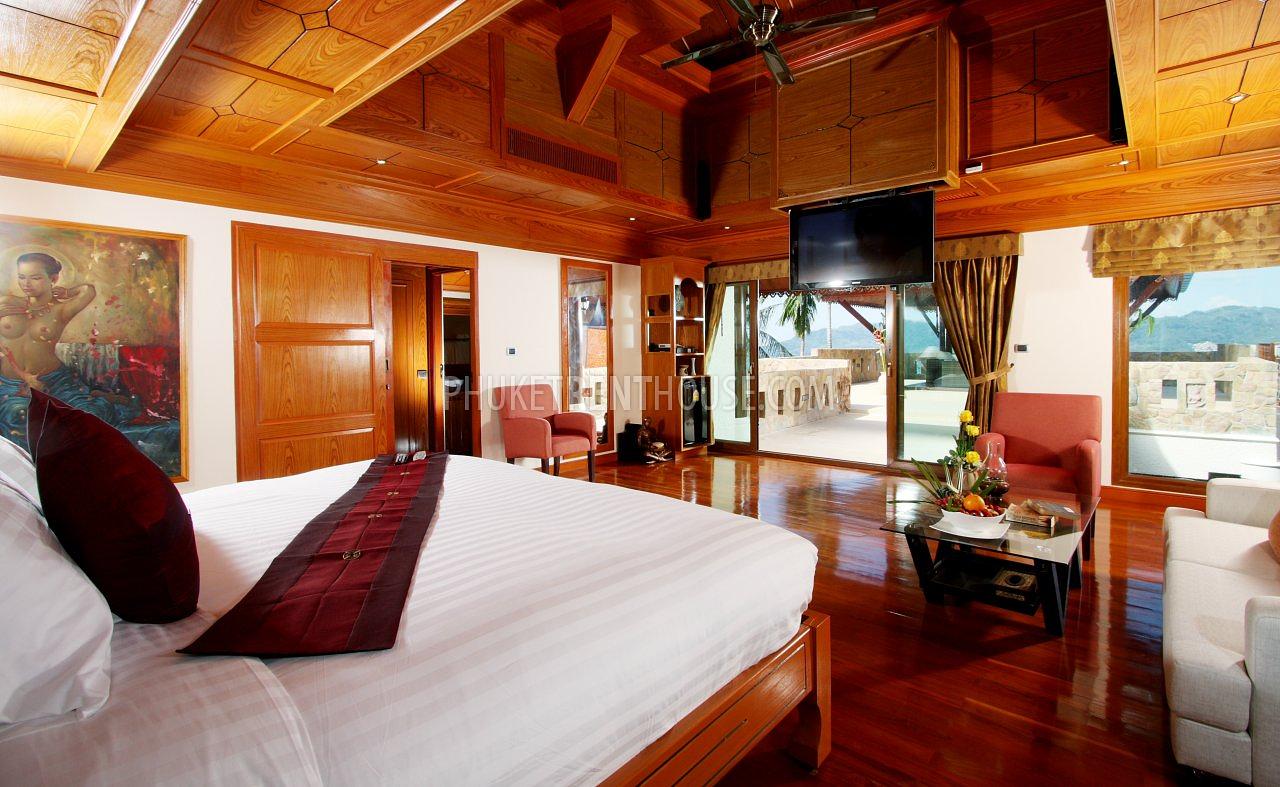 PAT14487: Patong Beach Sea View Villa with endless pool. Sleeps up to 18 guests. Photo #8