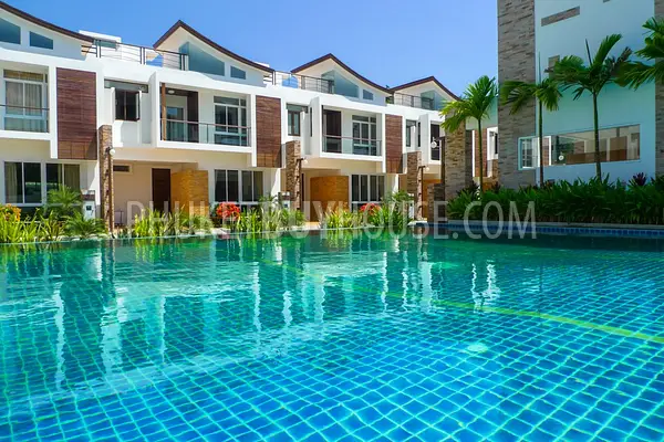 RAW2583: Comfortable 3 bedroom townhome near Rawai beach in Phuket !!! SPECIAL OFFER !!!. Photo #1