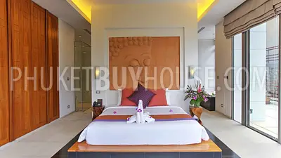 KAM71: Amazing 4 Bedrooms Beachfront Villa in Kamala. Photo #16