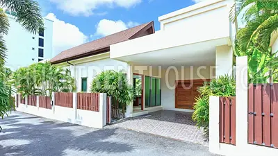 RAW22988: Elegant 4-Bedroom Pool Villa with Tropical Courtyard in Rawai. Photo #20