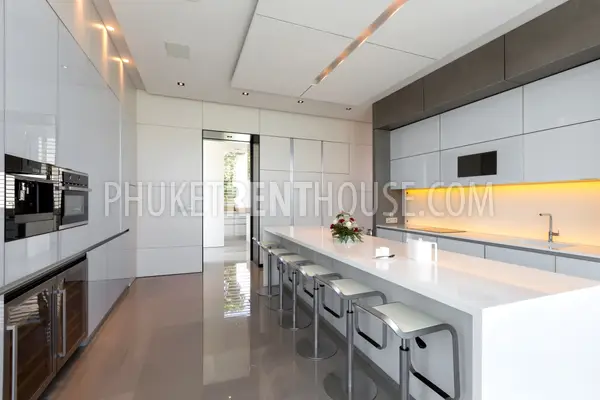 PAN22989: Exclusive 6-Bedroom Cliffside Villa with Panoramic Sea Views For Rent in Ao Yon, Phuket. Photo #8