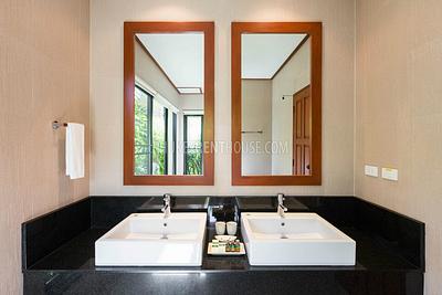 NAI15376: 3BR Pool Villa in Nai Harn. Photo #6