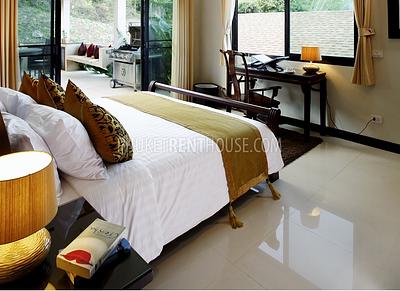 NAI15377: Luxury Four Bedrooms Infinity Pool Villa in Nai Harn. Photo #2