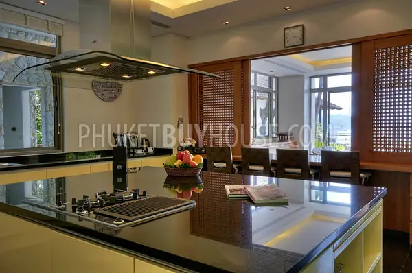 KAM71: Amazing 4 Bedrooms Beachfront Villa in Kamala. Photo #25