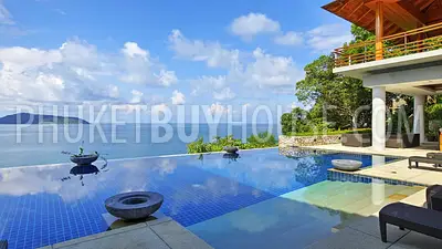 KAM71: Amazing 4 Bedrooms Beachfront Villa in Kamala. Photo #39