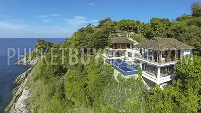 KAM71: Amazing 4 Bedrooms Beachfront Villa in Kamala. Photo #40