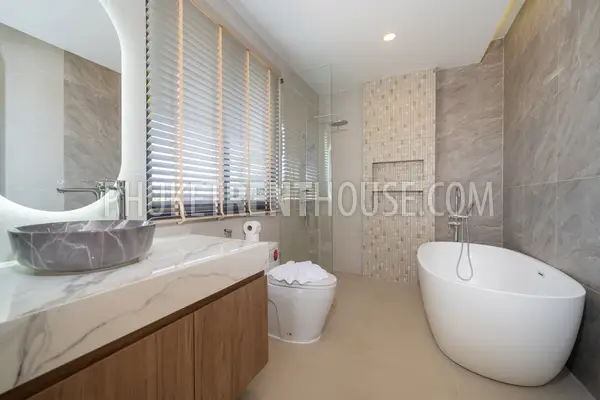 RAW22995: Modern 5-Bedroom Tropical Villa with Private Pool Near Nai Harn Beach, Phuket. 照片 #46