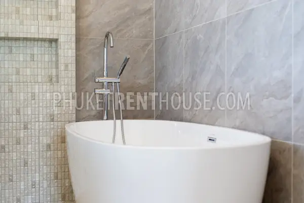 RAW22995: Modern 5-Bedroom Tropical Villa with Private Pool Near Nai Harn Beach, Phuket. 照片 #50