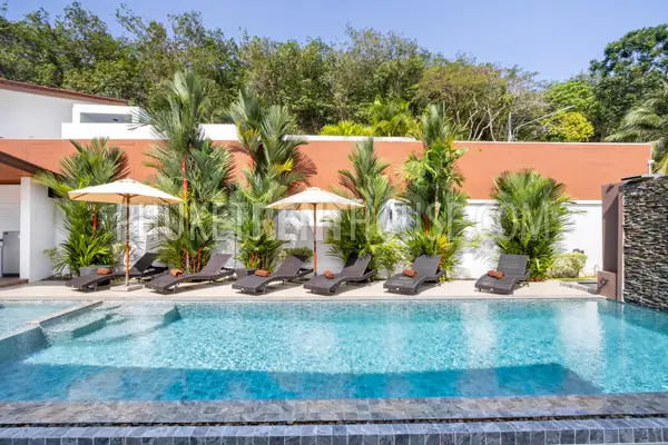 RAW22995: Modern 5-Bedroom Tropical Villa with Private Pool Near Nai Harn Beach, Phuket. 照片 #51