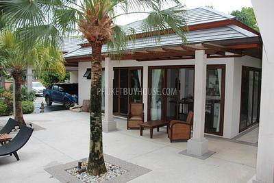 RAW2696: Style & Class: Beautiful Tropical Pool Villa in Rawai High Construction Standard. Photo #10