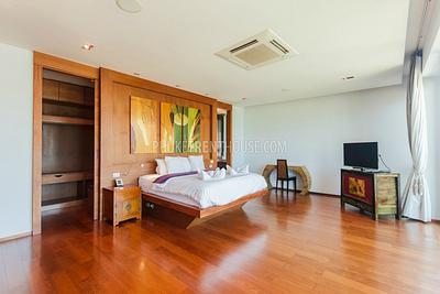 RAW15747: Five-Star Holiday Villa on the Beach in Rawai. Photo #1