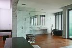 RAW16744: Townhouse on the beach. Thumbnail #14
