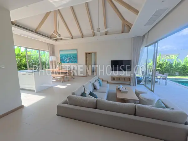 CHE22996: Modern 3-Bedroom Pool Villa with Tropical Garden in Bang Tao, Phuket. Photo #4