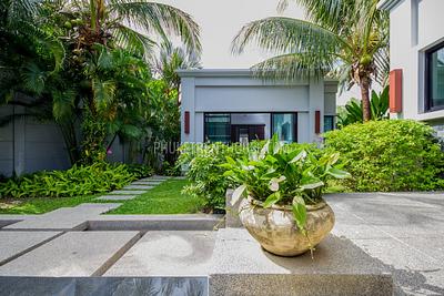 KAM16757: Luxurious villa in a private residence in Kamala. Photo #33