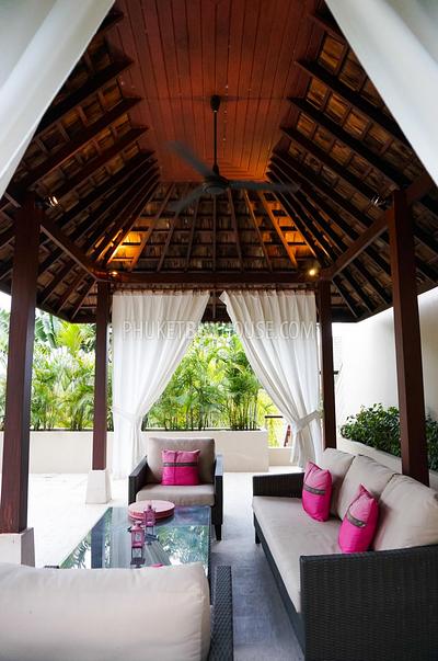 RAW2860: Charming one bedroom villa with roof top sala. Photo #4