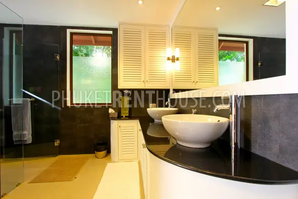 PAT16502: Patong Bay View Luxury Pool Villa, 5 Bedrooms. Photo #4