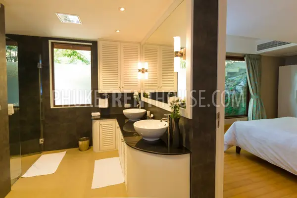 PAT16502: Patong Bay View Luxury Pool Villa, 5 Bedrooms. Photo #31