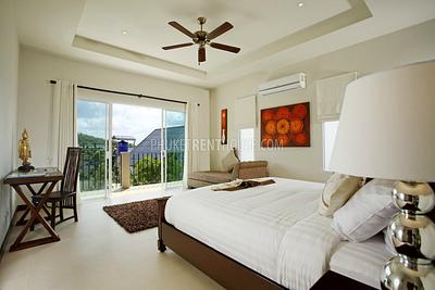 NAI17050: 7 Bedroom Villa with Private Pool near Nai Harn Beach. Photo #10