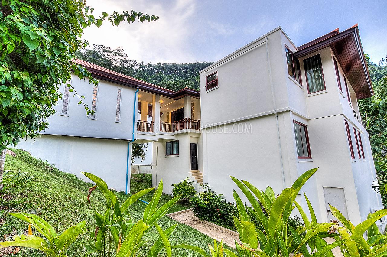 CHA17243: Five-star Five Bedroom Villa with private Pool and Sea View in Chalong. Photo #35