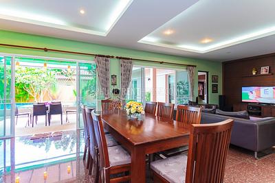 RAW17297: 4 Bedroom Pool Villa in Rawai. Photo #31