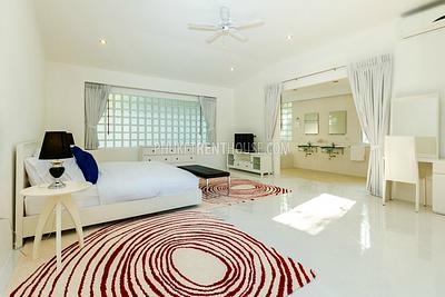 EAS16903: 3 Bedrooms Villa  with Pool. Photo #9