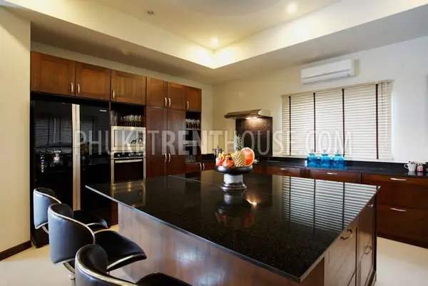 RAW17024: Large and Spacious 9 bedrooms villa with Amazing Pool in Rawai. Photo #16