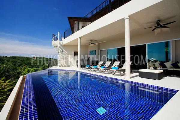 RAW17024: Large and Spacious 9 bedrooms villa with Amazing Pool in Rawai. Photo #27