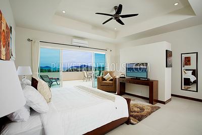 RAW17025: Magnificient 10 Bedrooms Infinity Pool Sea Villa at Rawai. Photo #13