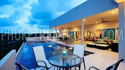 RAW17025: Magnificient 10 Bedrooms Infinity Pool Sea Villa at Rawai. Photo #18