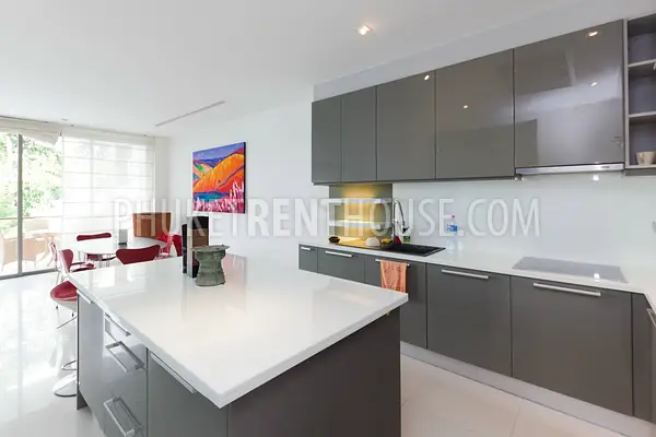 PAT17542: Oceanfront Serviced Pool Villa in Secure Estate Overlooking Patong Bay. Photo #5