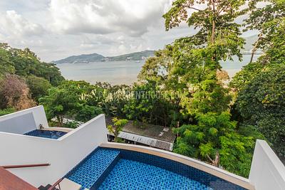 PAT17542: Oceanfront Serviced Pool Villa in Secure Estate Overlooking Patong Bay. Photo #9