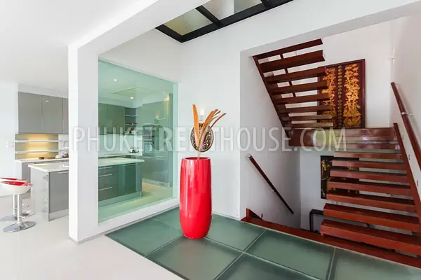PAT17542: Oceanfront Serviced Pool Villa in Secure Estate Overlooking Patong Bay. Photo #2