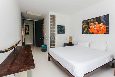 PAT17542: Oceanfront Serviced Pool Villa in Secure Estate Overlooking Patong Bay. Photo #18